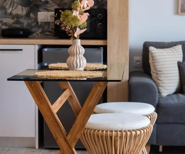 Konstantinos Seaside View Nikiana